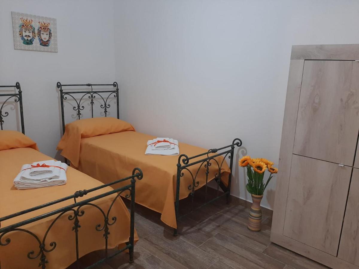 Casa Vacanze Il Girasole บาเกเรีย ภายนอก รูปภาพ